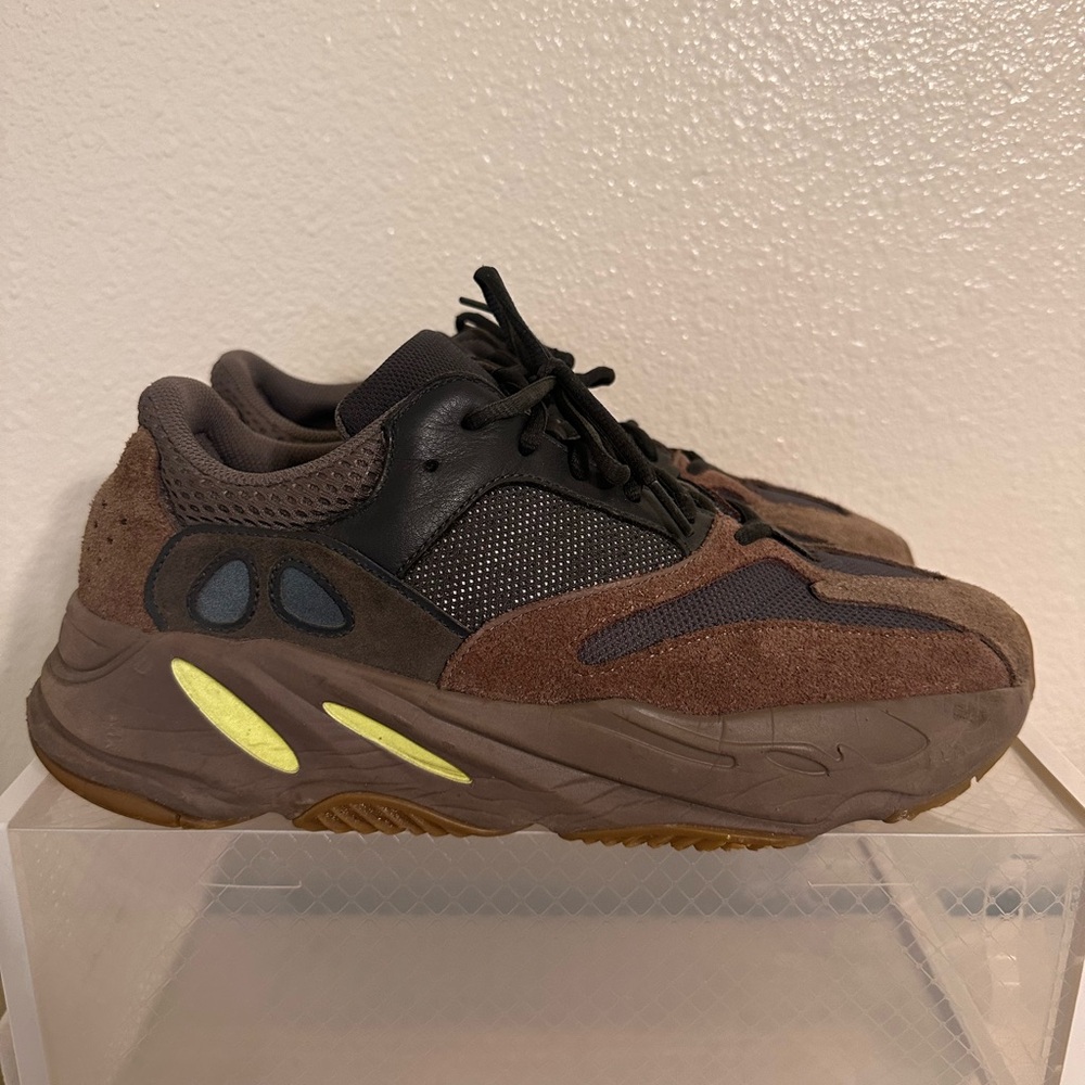 Yeezy Boost 700 “Mauve”